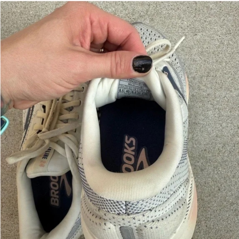 Brooks Adrenaline GTS 24 - Picture 2 of 4